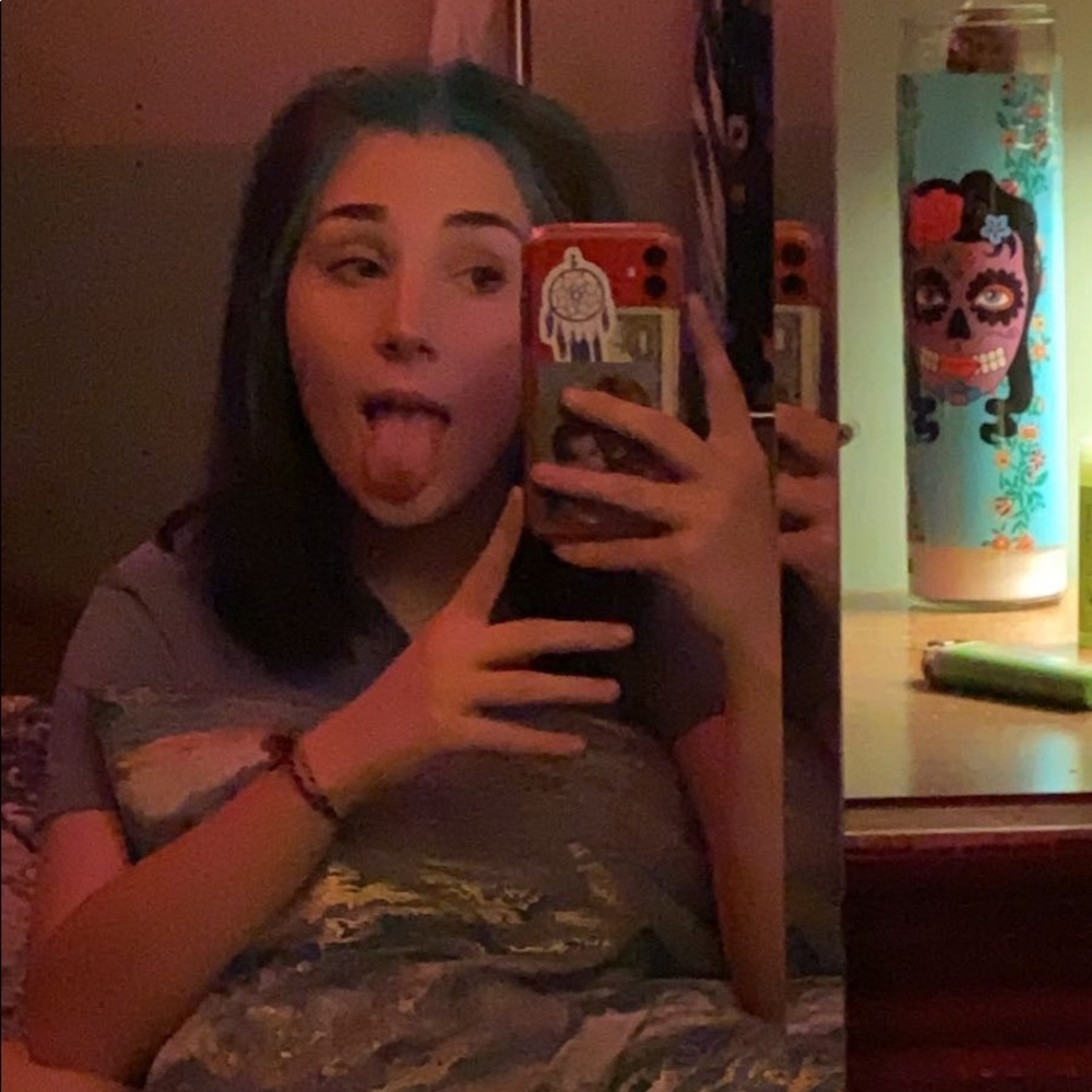 Meet your Posher, Alyssa